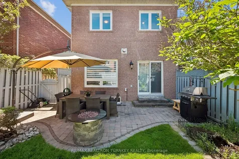 142 Denise Circle Newmarket ON L3X 2K1