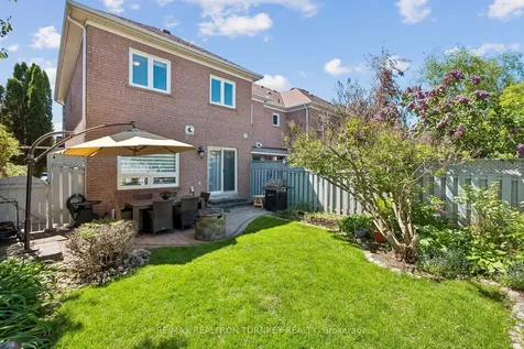 142 Denise Circle Newmarket ON L3X 2K1