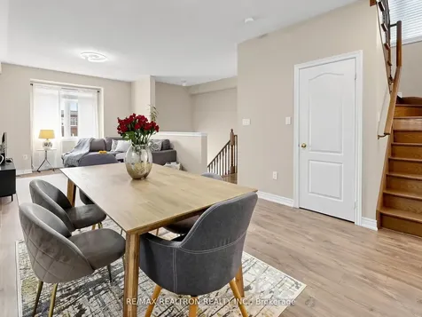 69 Matthewson Avenue W Bradford West Gwillimbury ON L3Z 0N8