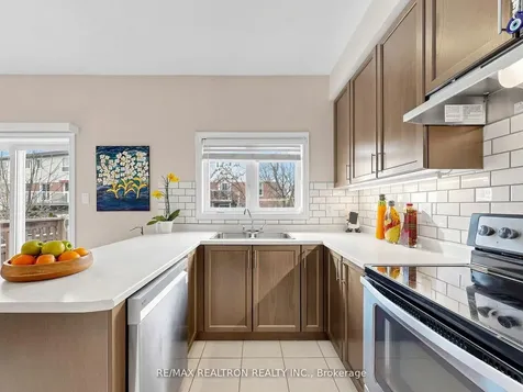 69 Matthewson Avenue W Bradford West Gwillimbury ON L3Z 0N8
