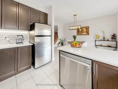 69 Matthewson Avenue W Bradford West Gwillimbury ON L3Z 0N8