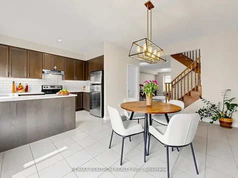 69 Matthewson Avenue W Bradford West Gwillimbury ON L3Z 0N8