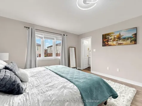 69 Matthewson Avenue W Bradford West Gwillimbury ON L3Z 0N8