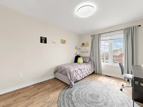 69 Matthewson Avenue W Bradford West Gwillimbury ON L3Z 0N8