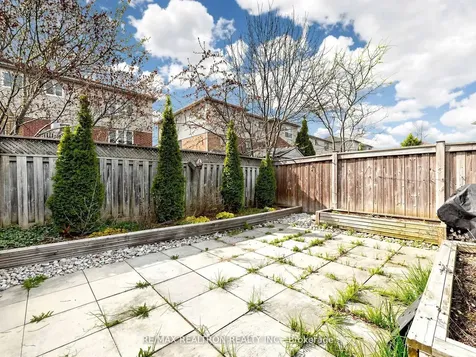 69 Matthewson Avenue W Bradford West Gwillimbury ON L3Z 0N8