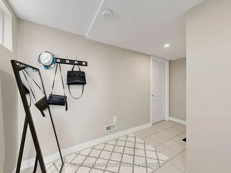 69 Matthewson Avenue W Bradford West Gwillimbury ON L3Z 0N8