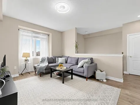 69 Matthewson Avenue W Bradford West Gwillimbury ON L3Z 0N8