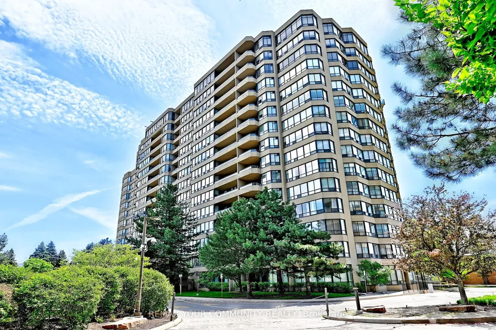 32 Clarissa Drive Richmond Hill ON L4C 9R7