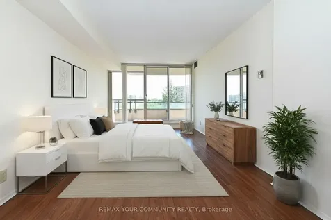 32 Clarissa Drive Richmond Hill ON L4C 9R7