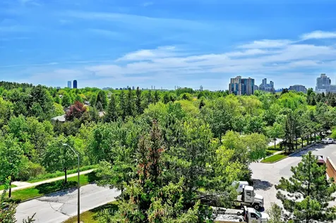 32 Clarissa Drive Richmond Hill ON L4C 9R7
