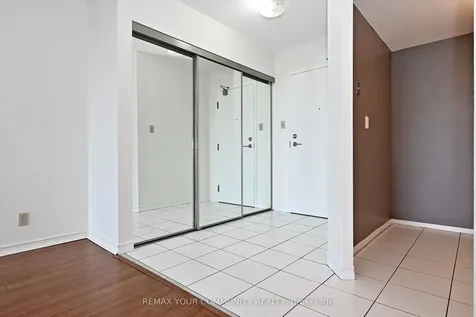 32 Clarissa Drive Richmond Hill ON L4C 9R7