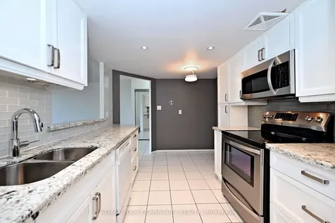 32 Clarissa Drive Richmond Hill ON L4C 9R7