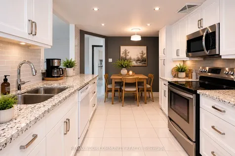 32 Clarissa Drive Richmond Hill ON L4C 9R7