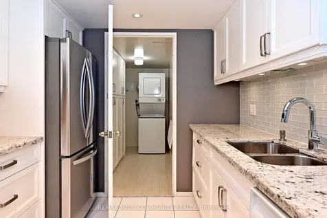 32 Clarissa Drive Richmond Hill ON L4C 9R7