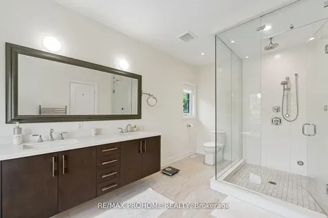 17 Alma Walker Way Markham ON L3P 0N7