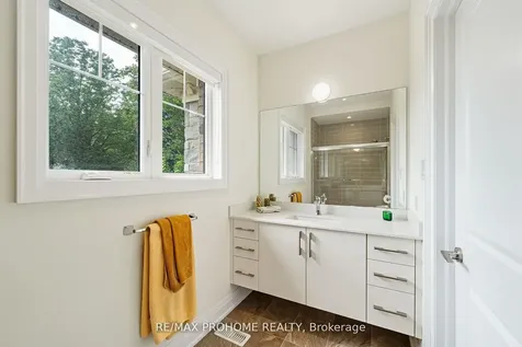 17 Alma Walker Way Markham ON L3P 0N7