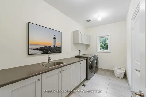17 Alma Walker Way Markham ON L3P 0N7
