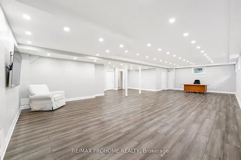 17 Alma Walker Way Markham ON L3P 0N7