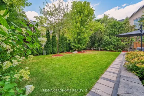 17 Alma Walker Way Markham ON L3P 0N7