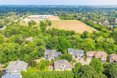 17 Alma Walker Way Markham ON L3P 0N7
