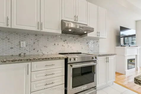 32 Kingsville Lane Richmond Hill ON L4C 7V6