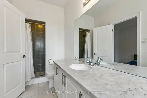 32 Kingsville Lane Richmond Hill ON L4C 7V6