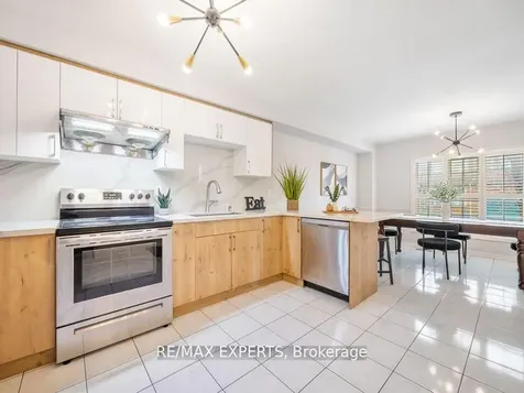 97 Pinedale Gate Vaughan ON L4L 8X3