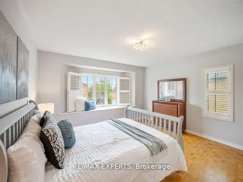 97 Pinedale Gate Vaughan ON L4L 8X3
