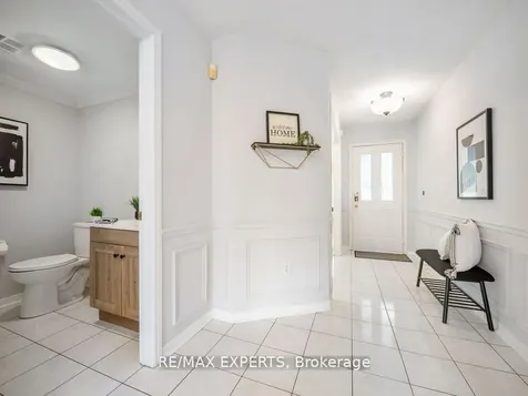 97 Pinedale Gate Vaughan ON L4L 8X3