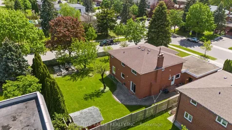 304 Firglen Ridge Vaughan ON L4L 1N7