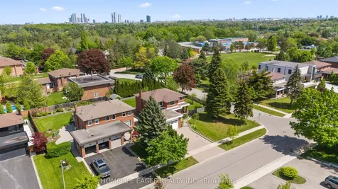 304 Firglen Ridge Vaughan ON L4L 1N7