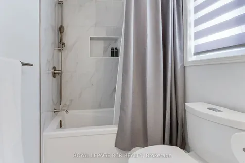371 Langford Boulevard Bradford West Gwillimbury ON L3Z 0P7