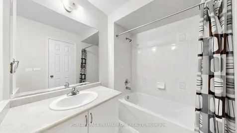 108 Argento Crescent Vaughan ON L4H 0B6