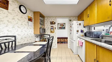 2 Raymerville Drive Markham ON L3P 7N7