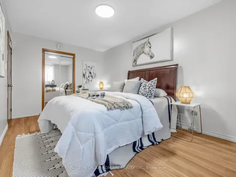 56 Oakmount Crescent Vaughan ON L4K 2C3
