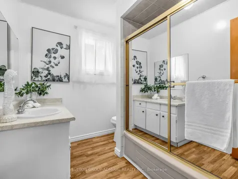 56 Oakmount Crescent Vaughan ON L4K 2C3
