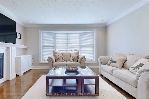 26 Elm Street Markham ON L3P 2V5