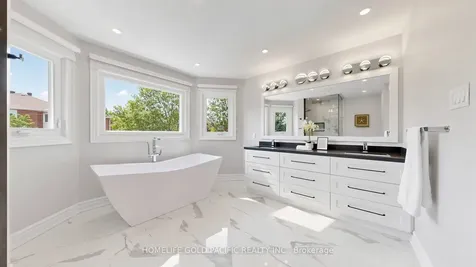 42 Rockwell Road Richmond Hill ON L4B 1B1