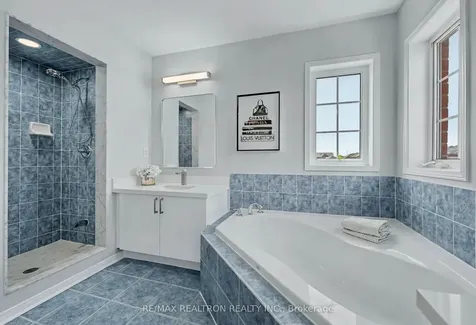 6 Northvale Road Markham ON L6B 1G4