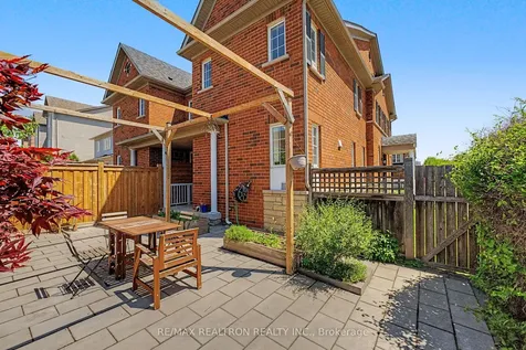 6 Northvale Road Markham ON L6B 1G4