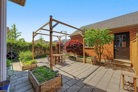 6 Northvale Road Markham ON L6B 1G4