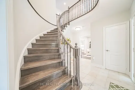 483 Menczel Crescent Newmarket ON L3X 2P6