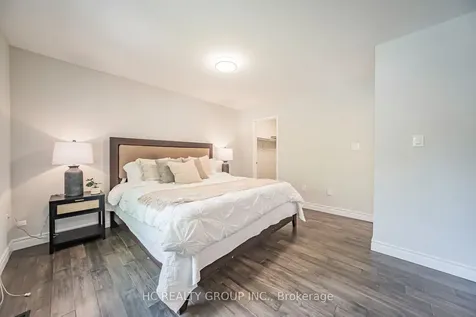 483 Menczel Crescent Newmarket ON L3X 2P6