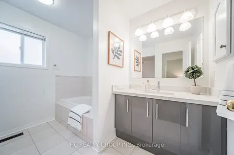 483 Menczel Crescent Newmarket ON L3X 2P6