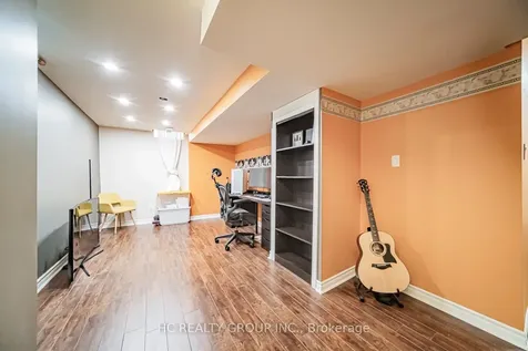483 Menczel Crescent Newmarket ON L3X 2P6