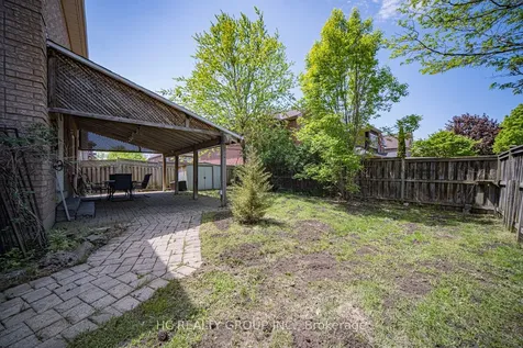 483 Menczel Crescent Newmarket ON L3X 2P6