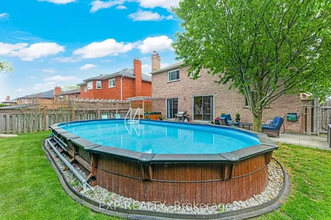 374 Savage Road Newmarket ON L3X 1S3