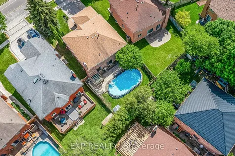 374 Savage Road Newmarket ON L3X 1S3