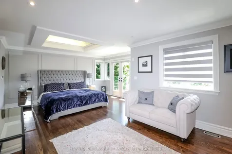 5 Trilogy Court Richmond Hill ON L4C 0M4