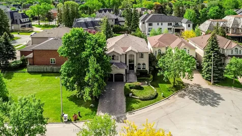 5 Trilogy Court Richmond Hill ON L4C 0M4